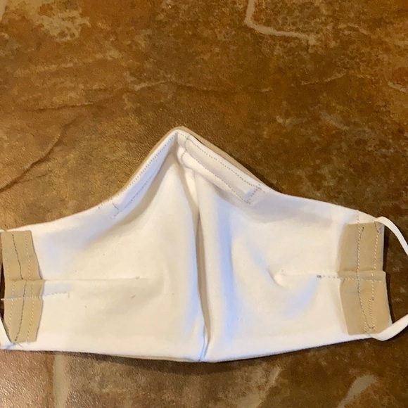 2 Pack Happy Face Masks With Wire - Picture 5 of 8